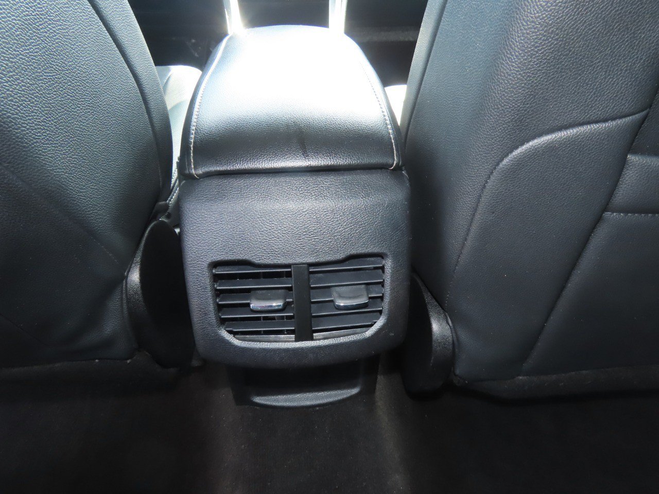 Used 2020 Ford Fusion SE FWD image 20