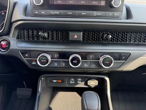 Used 2023 Honda CR-V EX image 15