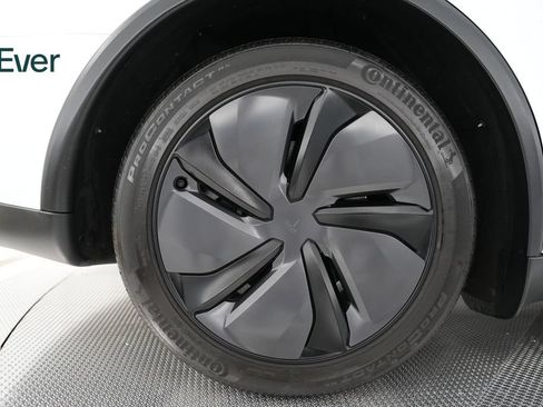 Used 2026 Tesla Model Y AWD image 19