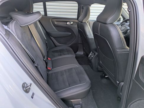 Certified 2023 Volvo C40 P8 Recharge Ultimate w/ Protection Package Premier image 30