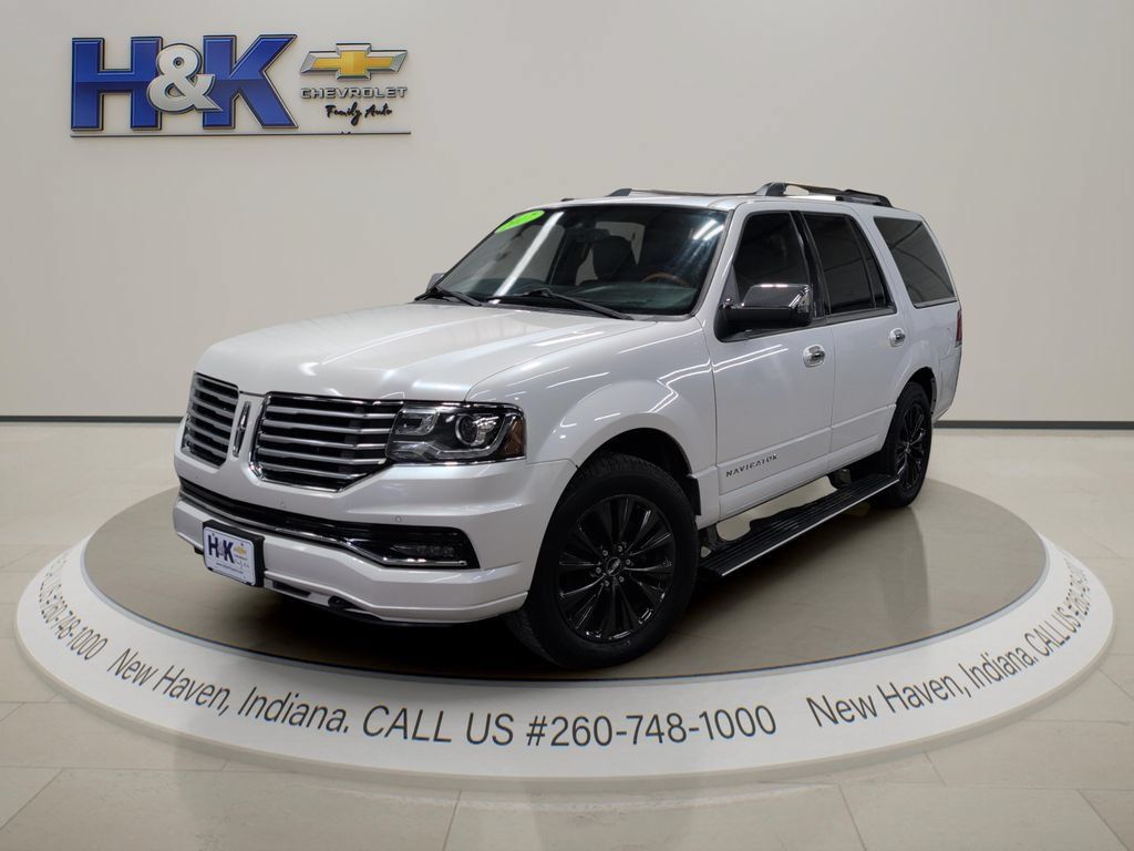 Used 2017 Lincoln Navigator Select AWD/4WD image 3