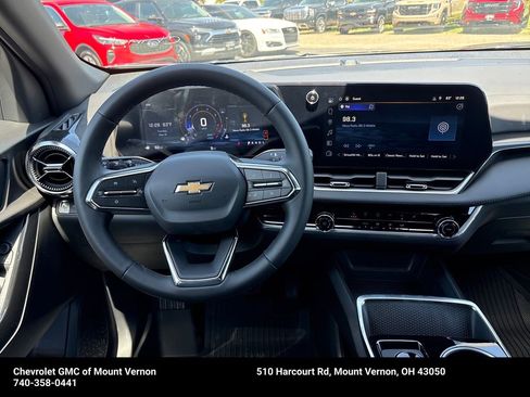 New 2026 Chevrolet Equinox LT w/ Safety and Technology Package FWD image 15