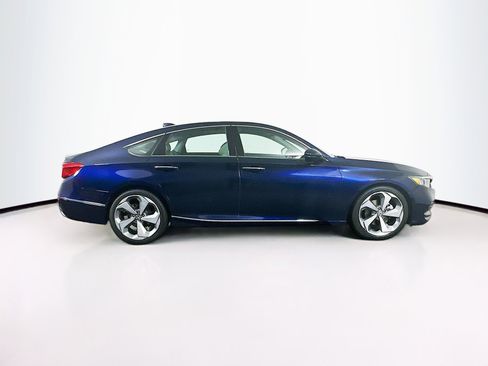 Used 2019 Honda Accord Touring image 10