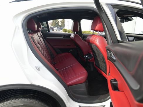 Used 2019 Alfa Romeo Stelvio Ti Sport w/ Quick Order Package 22S Sport image 38