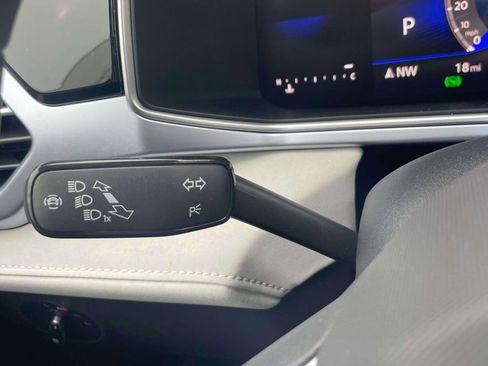New 2026 Volkswagen Taos SE AWD/4WD image 22