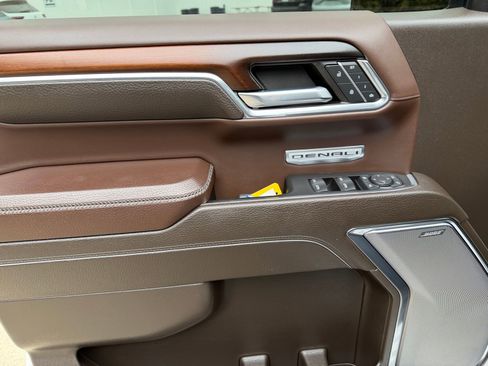 Used 2024 GMC Sierra 1500 Denali image 9