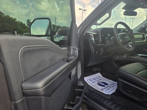 Used 2025 Ford F350 Lariat w/ Lariat Ultimate Package AWD/4WD image 6