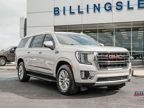 Used 2023 GMC Yukon XL SLT AWD/4WD image 2