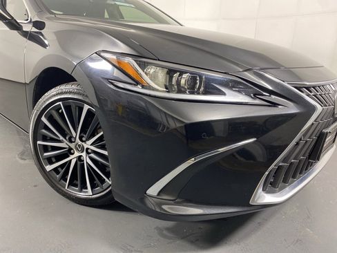 Certified 2024 Lexus ES 350 w/ Premium Package image 3