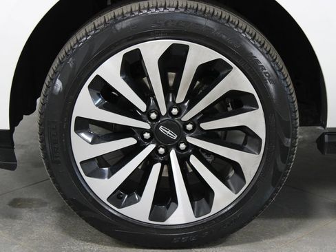 Used 2024 Lincoln Navigator L Reserve AWD/4WD image 21