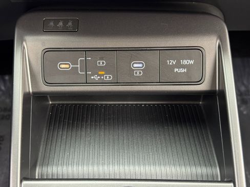 Used 2025 Hyundai Kona SEL image 32