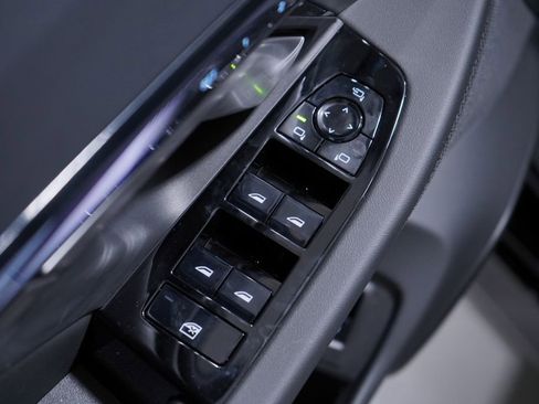 New 2026 BMW i5 eDrive40 w/ M Sport Package image 13