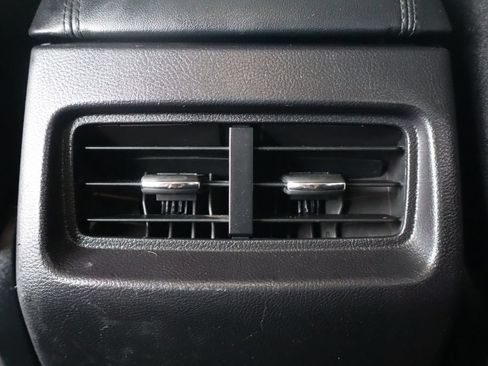 Used 2016 Ford Edge SE FWD image 33
