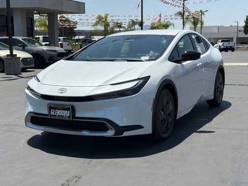 New 2026 Toyota Prius Plug-In Hybrid FWD image 4