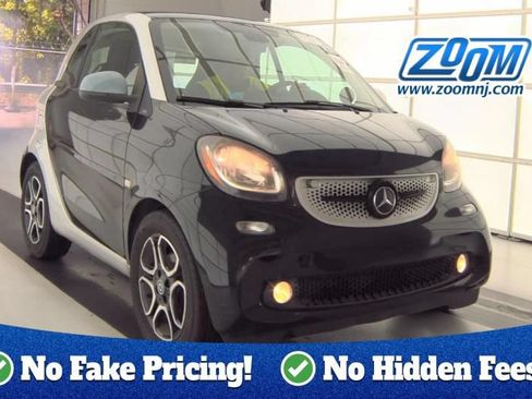 Used 2016 smart fortwo Prime RWD image 1