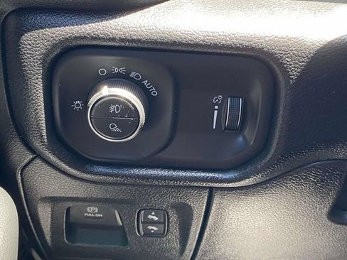 Used 2021 RAM 1500 Big Horn RWD image 34