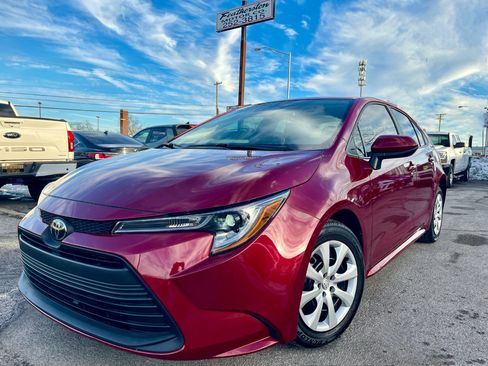 Used 2024 Toyota Corolla LE image 4