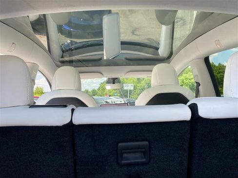 Used 2024 Tesla Model Y Long Range AWD/4WD image 13