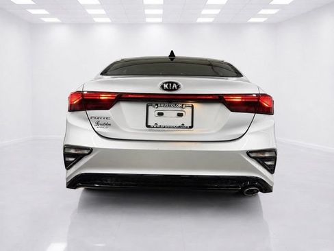 Used 2019 Kia Forte LXS FWD image 11