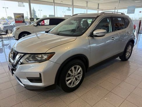 Used 2017 Nissan Rogue SV FWD image 6