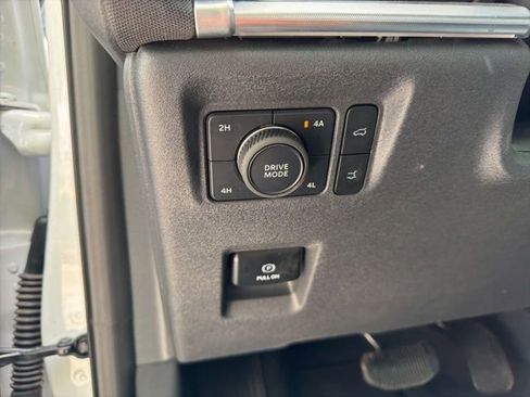 Used 2025 Ford Expedition Platinum AWD/4WD image 22