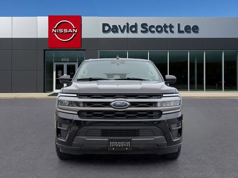 Used 2022 Ford Expedition XLT image 2