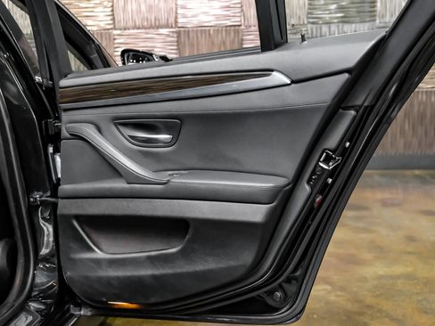 Used 2014 BMW 550i Sedan RWD image 53