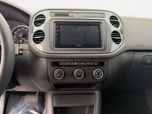 Used 2018 Volkswagen Tiguan Limited FWD image 11