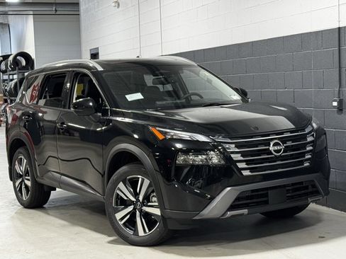New 2025 Nissan Rogue SL w/ Tech Package image 2