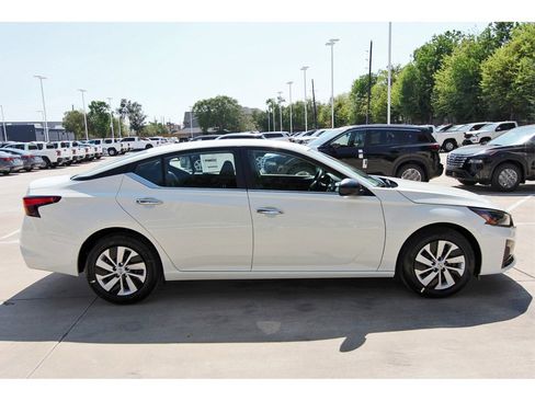 New 2025 Nissan Altima 2.5 S image 5