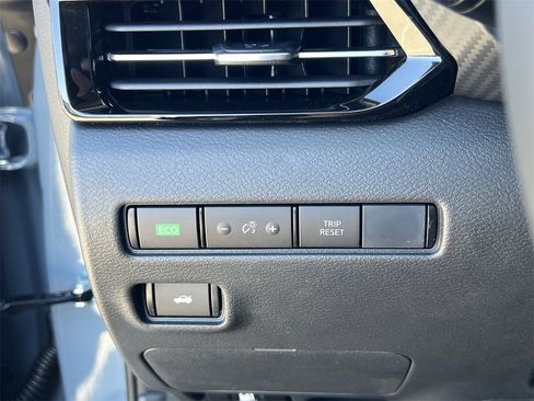 New 2025 Nissan Sentra SR image 15