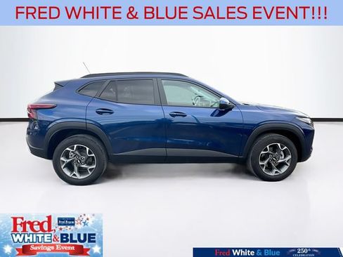 Used 2024 Chevrolet Trax LT w/ Driver Confidence Package FWD image 8