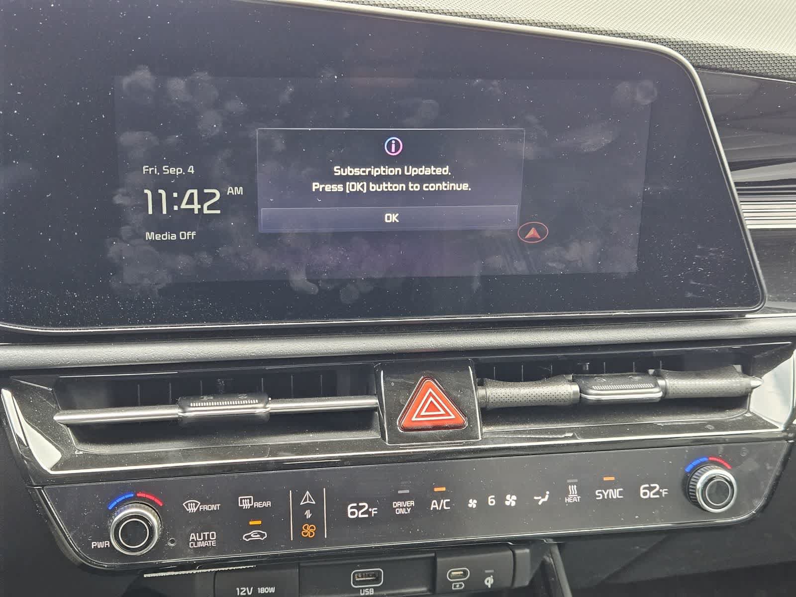 Certified 2023 Kia Niro Wave w/ Wave Preserve Package FWD image 15