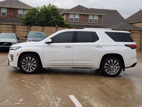 Used 2022 Chevrolet Traverse Premier FWD image 12