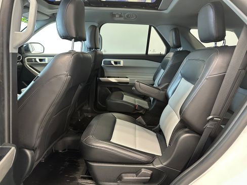 Used 2023 Ford Explorer XLT w/ Equipment Group 202A image 12