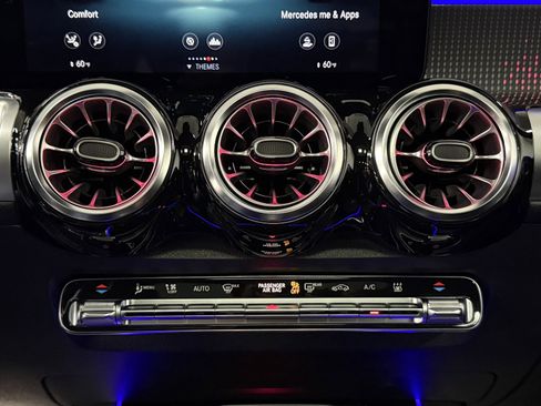 Certified 2023 Mercedes-Benz EQB 300 4MATIC image 33