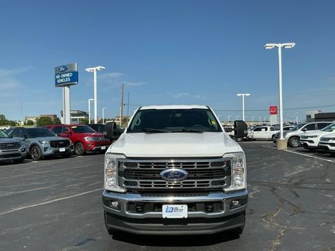 Used 2023 Ford F250 XLT w/ FX4 Off-Road Package AWD/4WD image 8