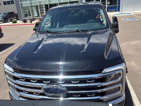Used 2025 Ford F250 Lariat AWD/4WD image 2