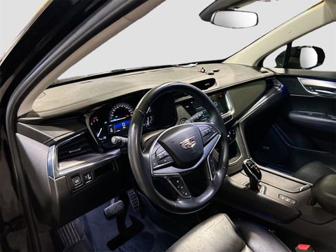 Used 2018 Cadillac XT5 Premium Luxury image 9