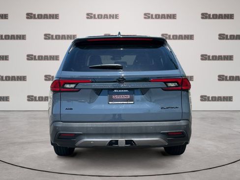 Used 2025 Toyota Grand Highlander AWD image 4