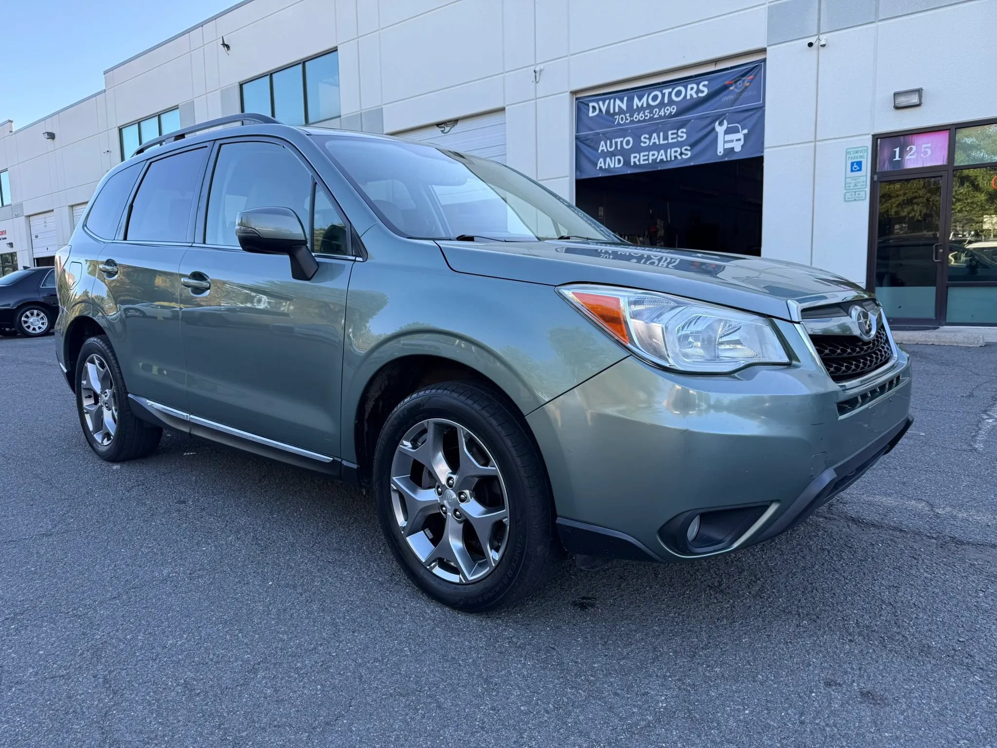 Used 2016 Subaru Forester 2.5i Touring w/ Popular Package #2 AWD/4WD image 2