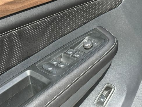 New 2026 Volkswagen Atlas SE image 12