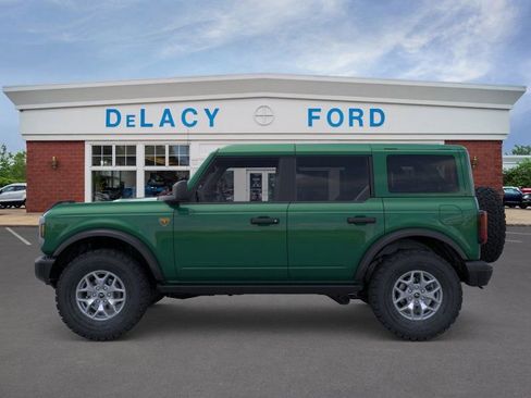 New 2025 Ford Bronco Badlands image 3