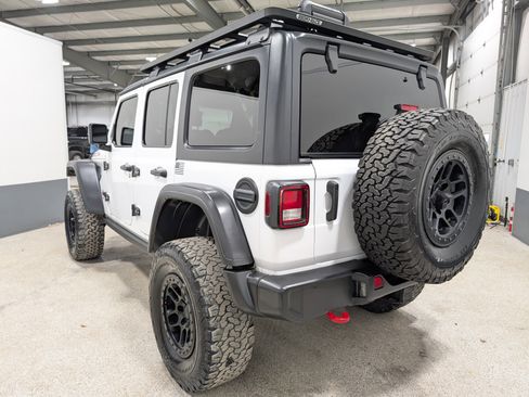 Used 2022 Jeep Wrangler Unlimited Rubicon AWD/4WD image 5