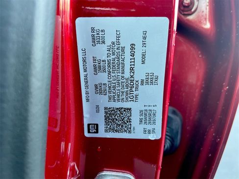 Used 2024 GMC Canyon AT4 w/ Canyon Safety Plus Package image 27