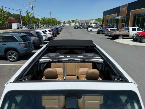 Used 2023 Jeep Wrangler Unlimited w/ Sun & Screen Package AWD/4WD image 5