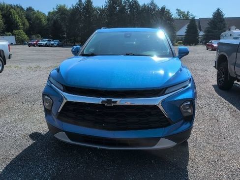 Used 2024 Chevrolet Blazer LT w/ Convenience Package AWD/4WD image 2