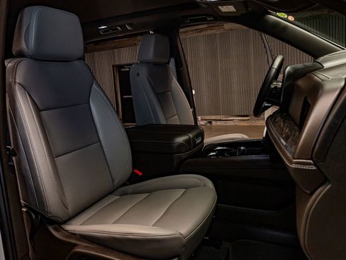 Used 2025 Chevrolet Tahoe Z71 w/ Z71 Off-Road Package image 27