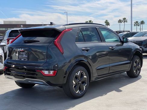 New 2026 Kia Niro Wind FWD image 3