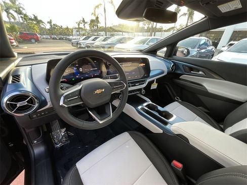 New 2026 Chevrolet Equinox EV LT image 10